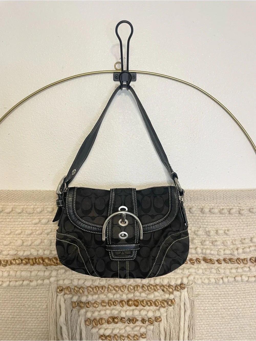 Coach Vintage Soho Black Signature Canvas Shoulder Bag Buckle Y2K
